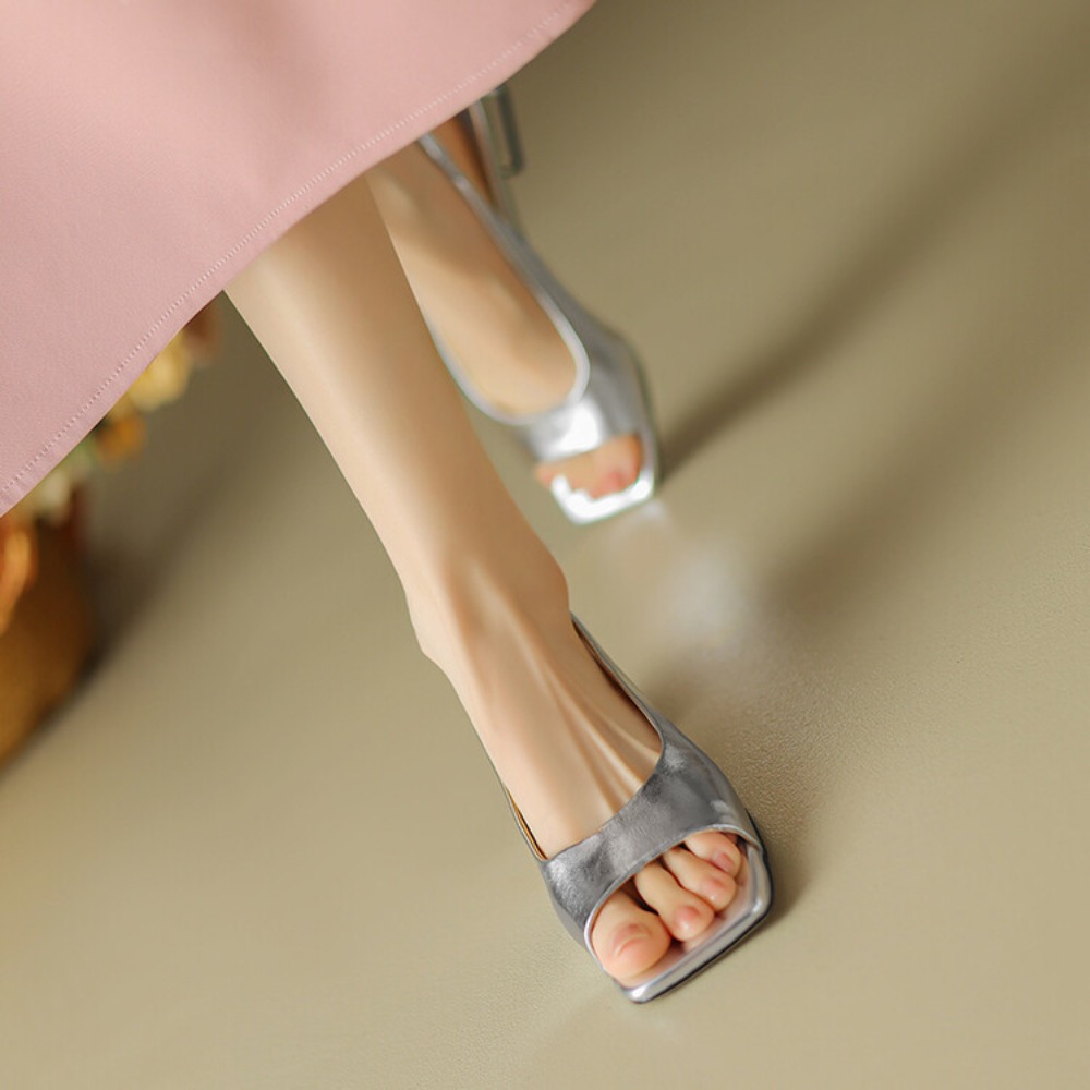Mules de tacón bajo metálico c - Sandals reseña y precio